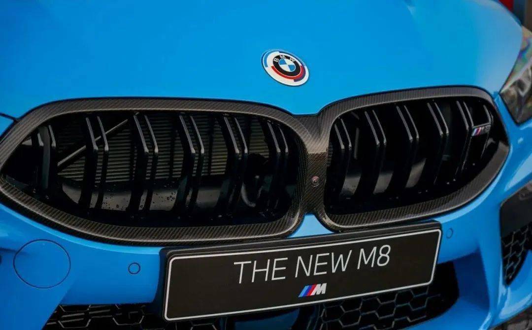 中改新宝马m8雷霆版上身50周年新logo效果看上去如何
