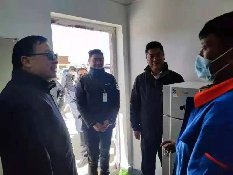 州委副书记政法委书记杨宏寿赴理塘县调研