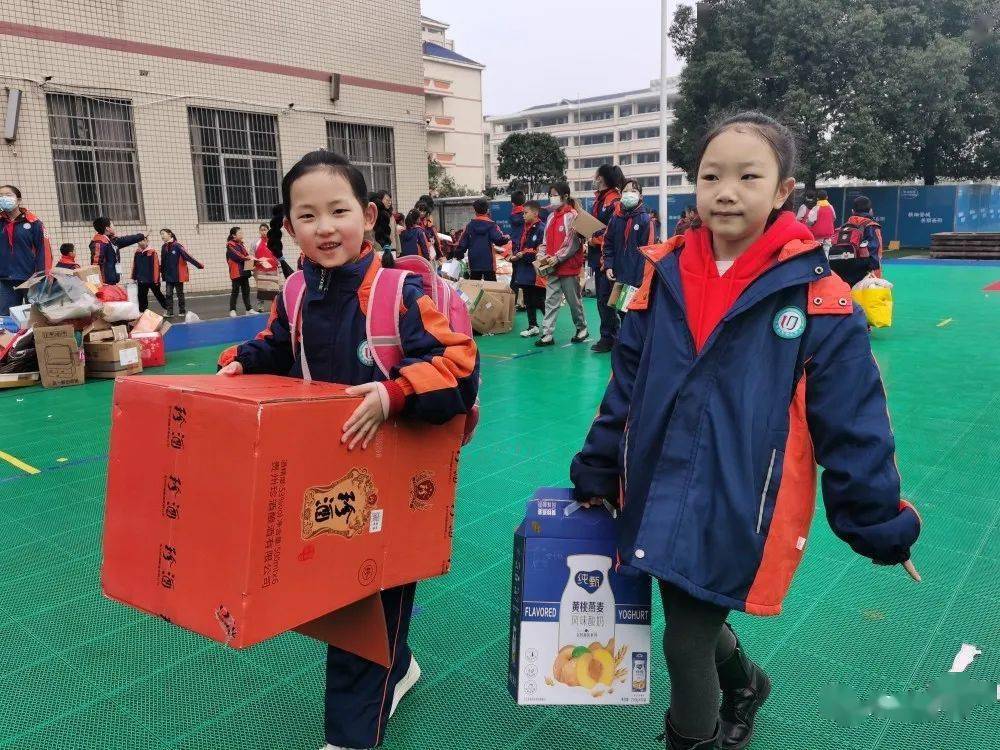 三月春光醉志願服務美東城小學學雷鋒活動月紀實