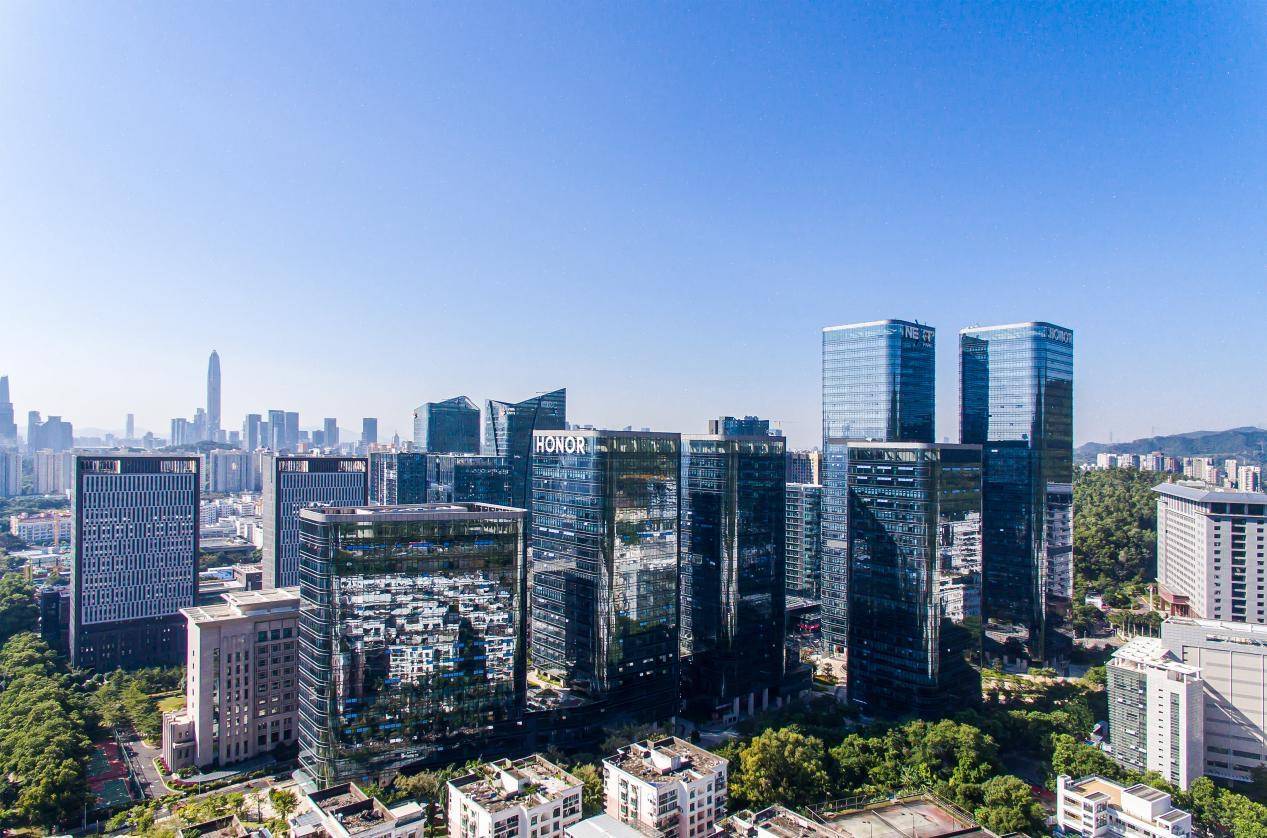 ai助力防疫!深圳紫外线消毒机器人上岗5g产业园_园区_饭堂_工作