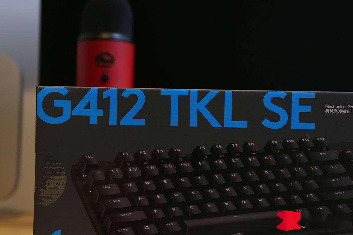 罗技 G412 TKL SE 键盘开箱：T 轴适用广泛，做工扎实价格香