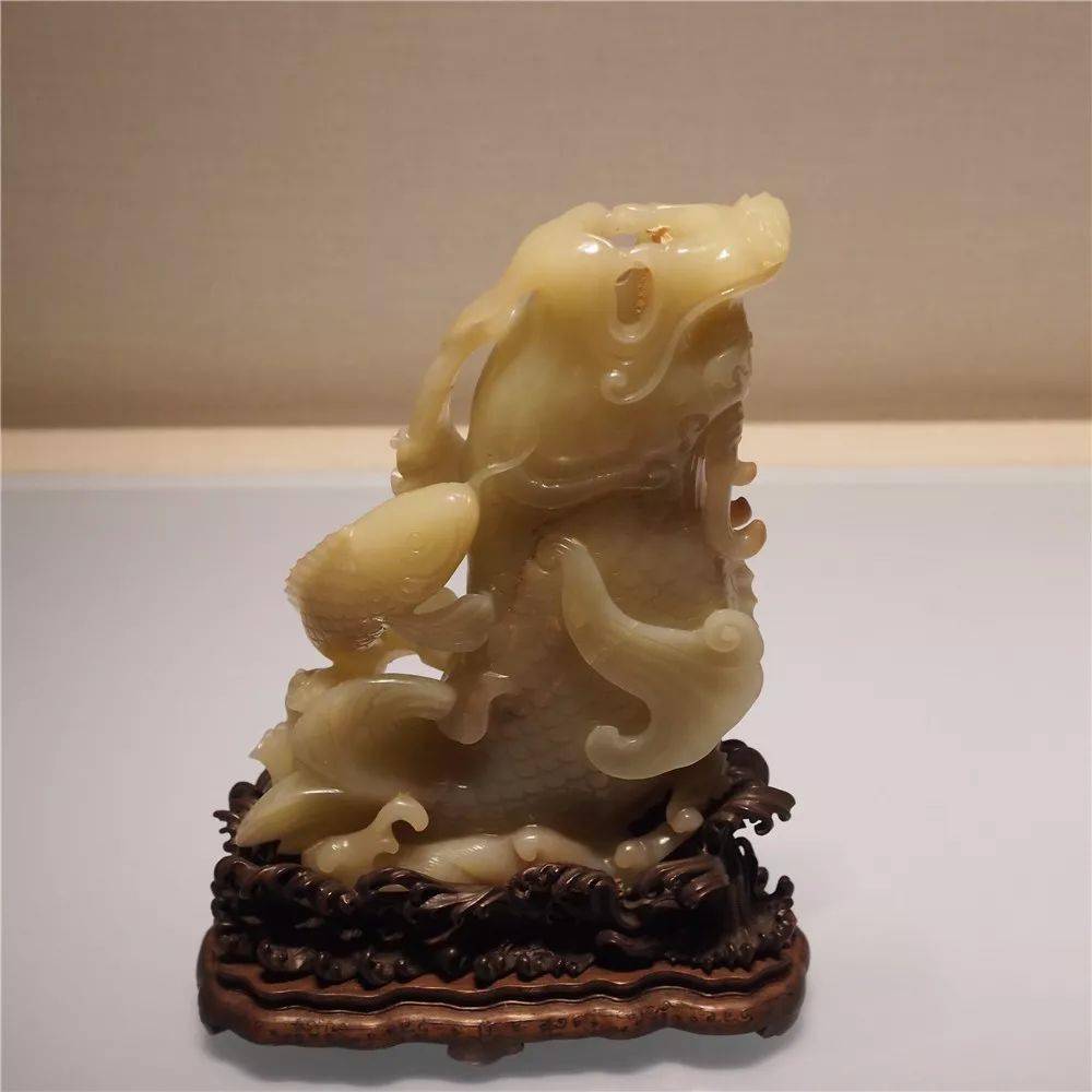 故宫珍宝馆古玉大赏,不容错过!_乾隆_玉雕_花插