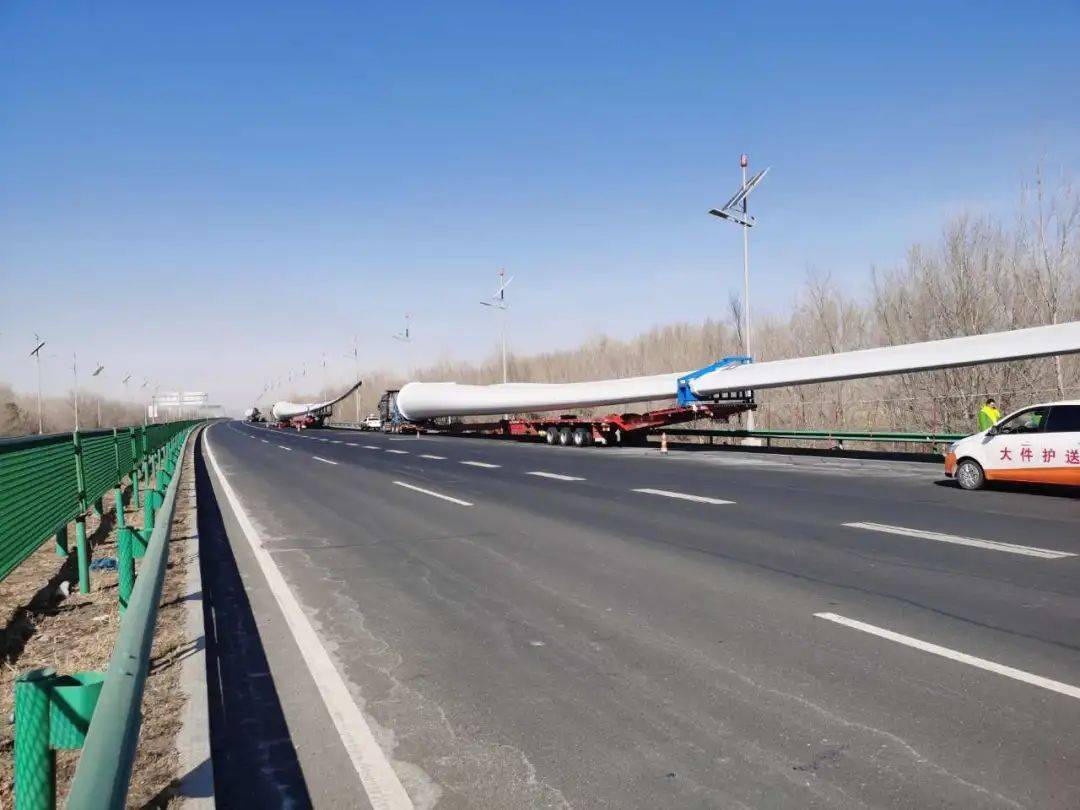 ▎素材来源:高速公路二支队赤峰大队▎通 讯 员:张家宁 刘名炎 石玮琦