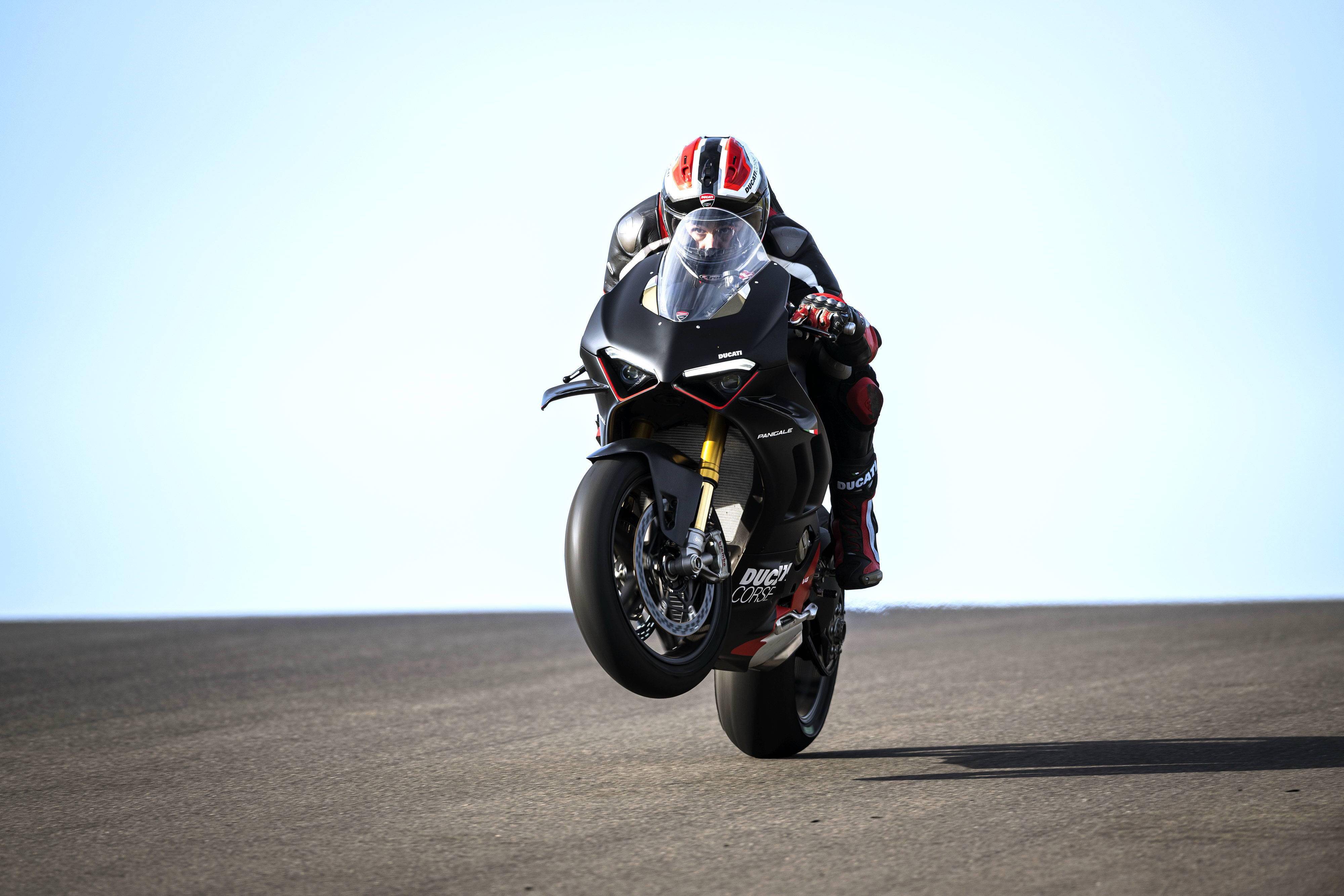 杜卡迪2022panigalev4sp2赛道特写