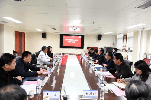 固原市人民医院党委书记穆宏强,院长张立,副院长褚万银,张丽等一行7人