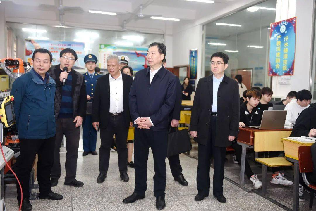 深化职业教育改革精心谋划学校发展