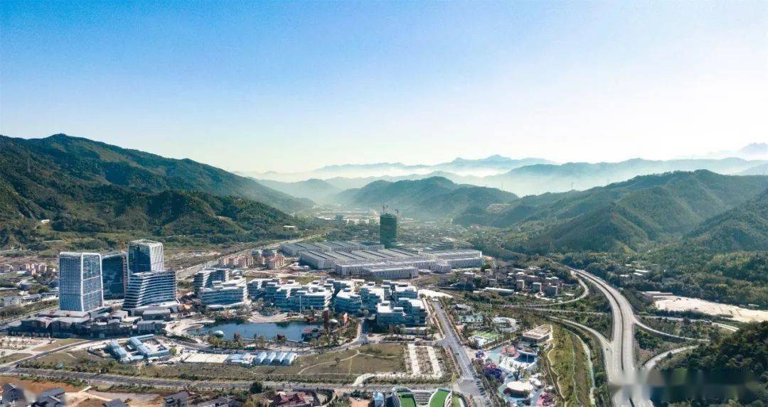 坚持“项目为王”,全力推进136个重点项目建设