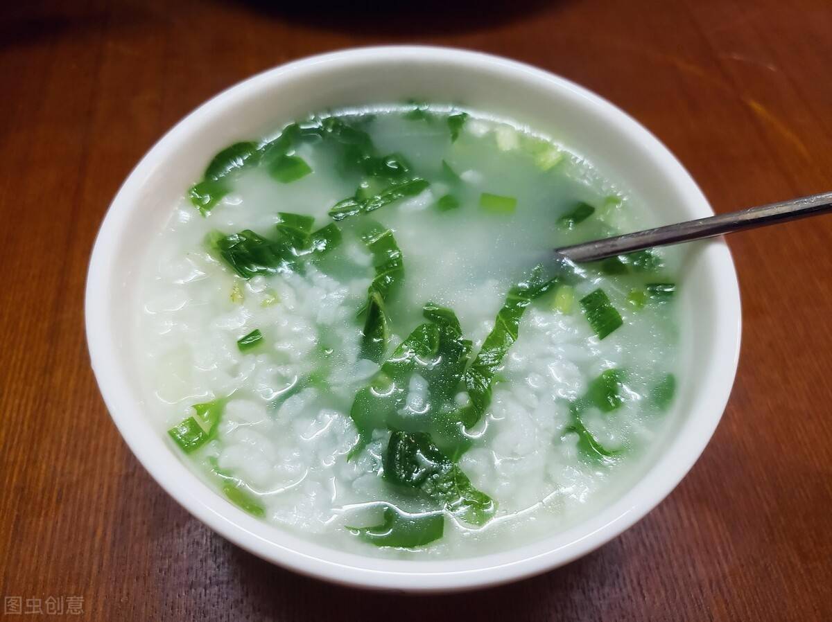 春天喝粥别只会熬小米粥,这碗蔬菜粥,鲜香味美不腻,营养易吸收