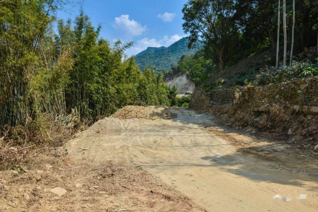 要想富先修路揭西这条道路扩宽建设中助力乡村振兴