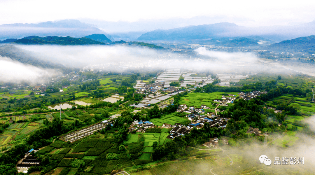 彭州人"在这座城市里都得以在四季的新绿里休憩让在彭州的每一个人