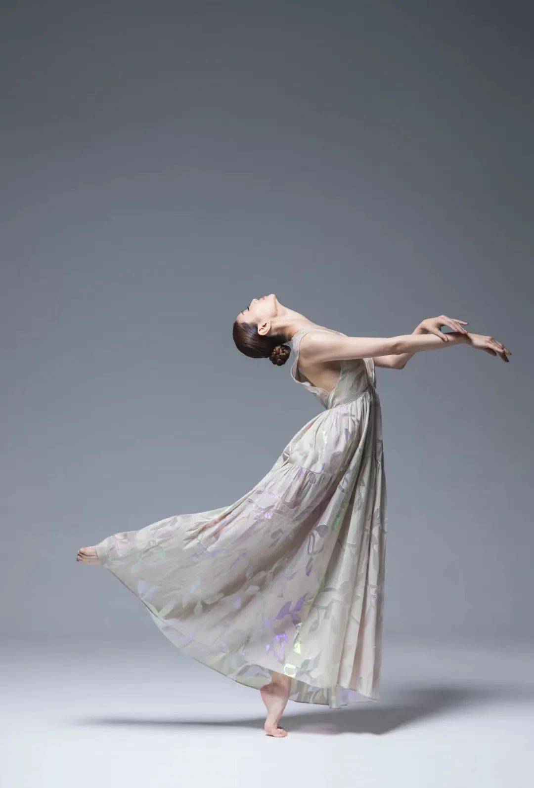 筑梦导师明星导师周丽君端庄婉约的古典气质轻盈曼妙的舞姿