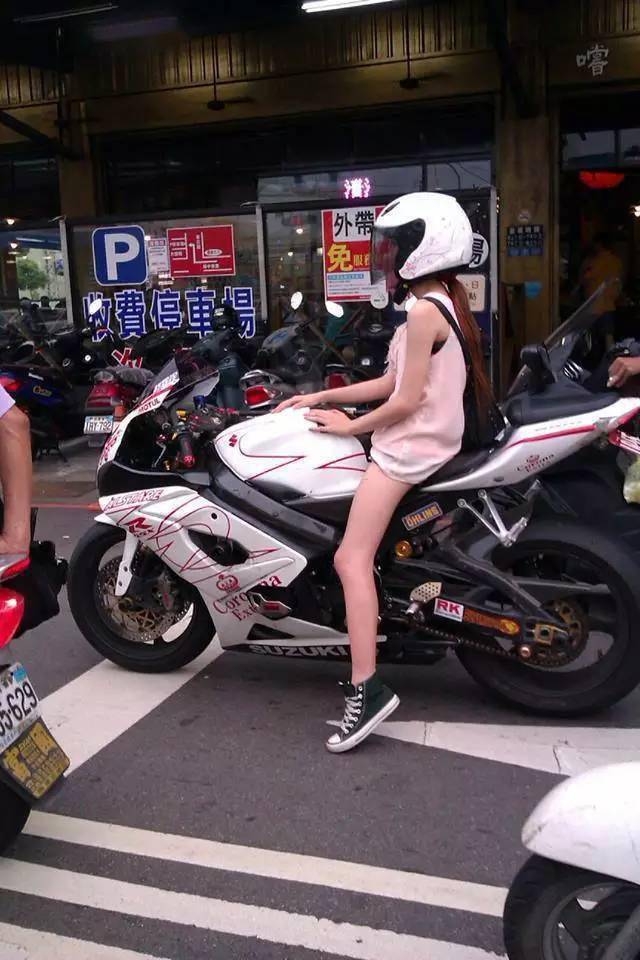 女骑士:thai girl motorcycle