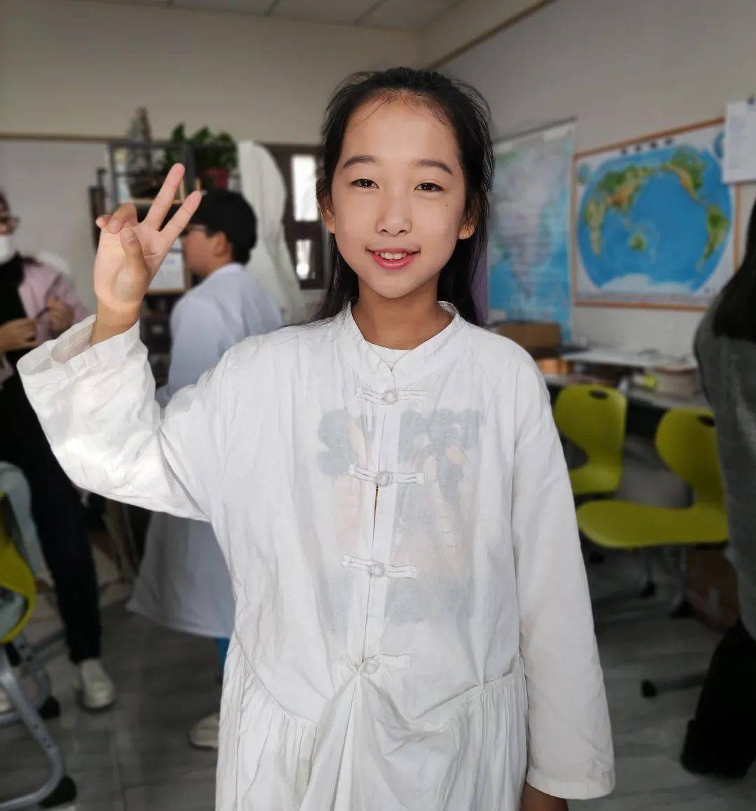 涵同学,贞元学校六二班天石教室学生,从上个学期开始,就在不断尝试小