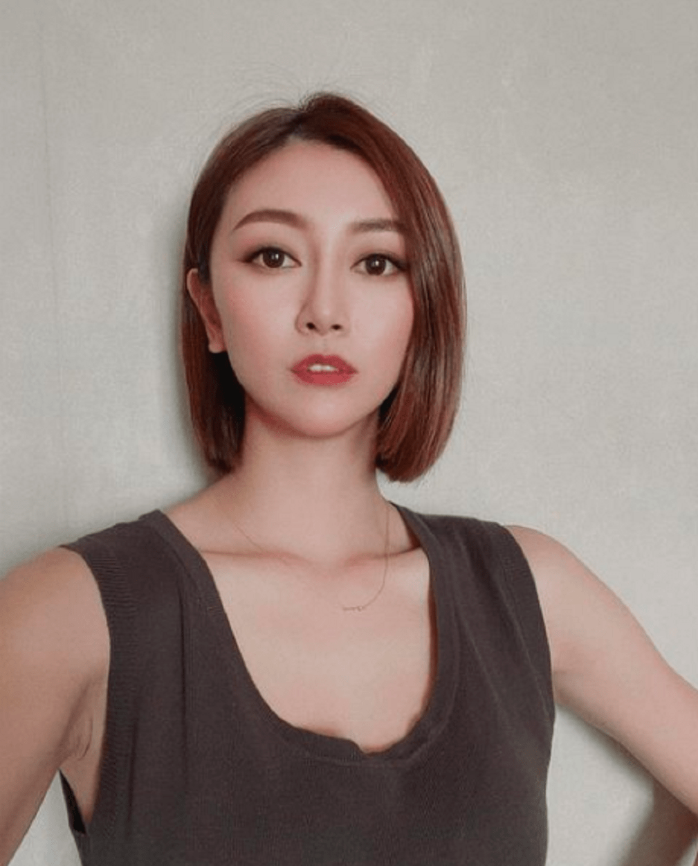 为了能够保证其她家人的安全,便决定让郭思琳独自一个人在房间去隔离