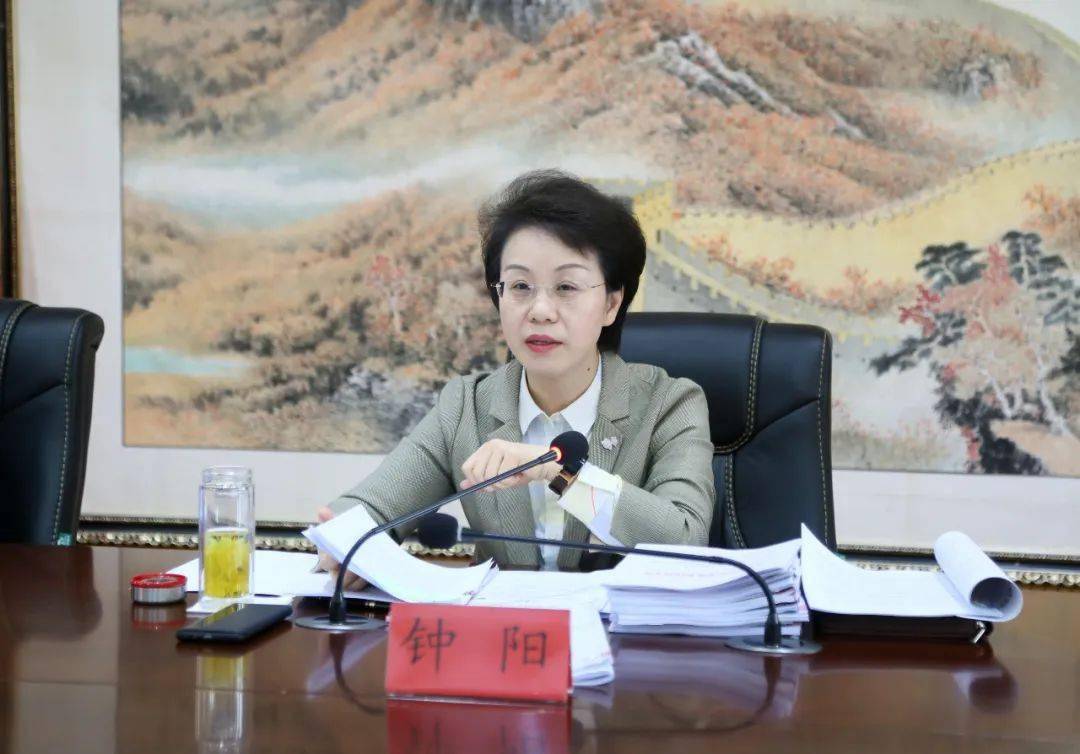 钟阳主持召开州政府常务会议_工作_统计_黔南州