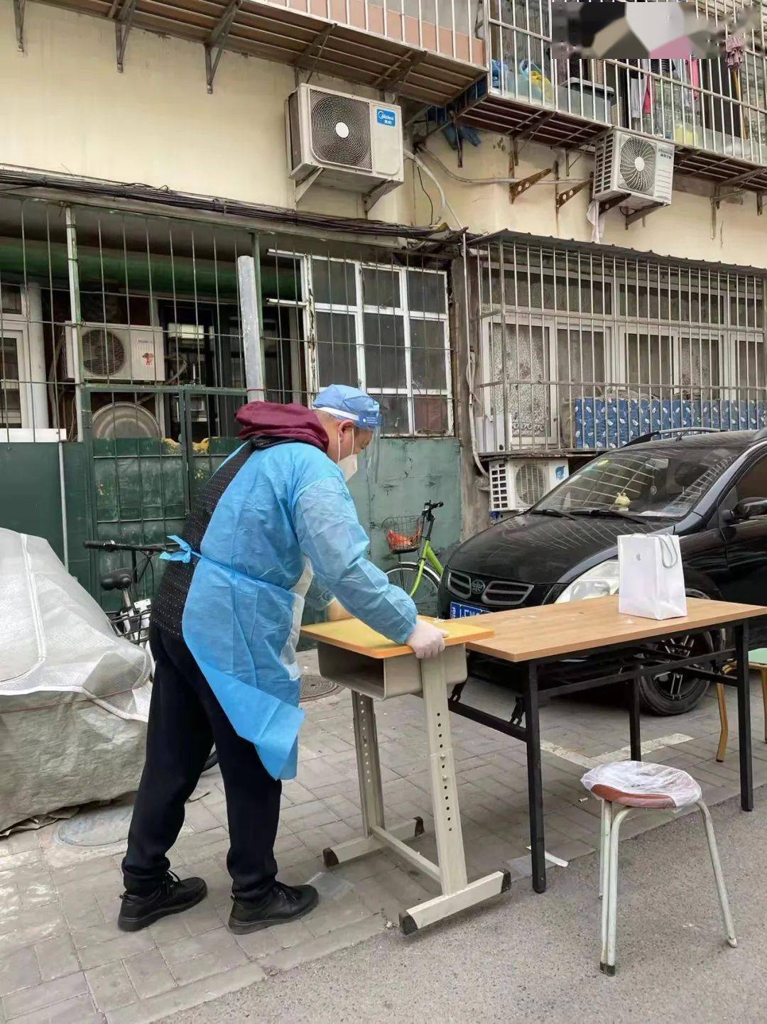 —河北工业大学附属红桥中学杨斌同志封控区工作