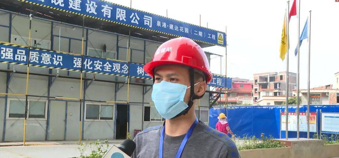 前黃鎮湄豐水廠擴建及汙泥處理工程等項目現場,泉港區住建局工作人員