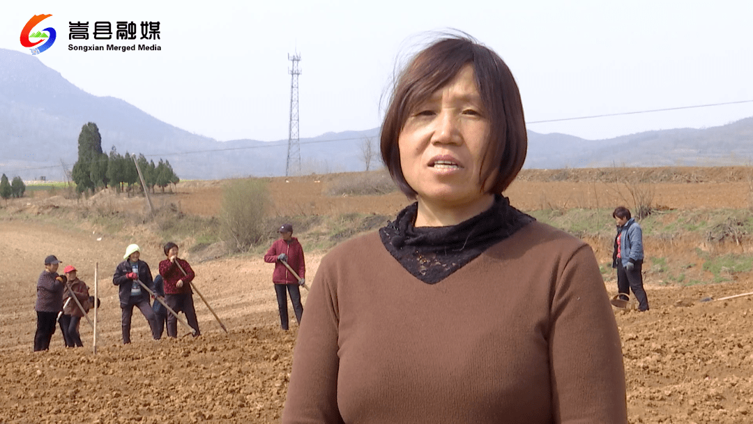 嵩县田湖镇洒落村鸡女图片