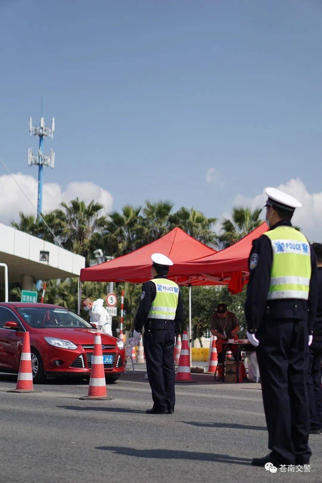 【风采】浙江温州苍南县公安局交警大队灵溪中队李国滨:抗击疫情,67