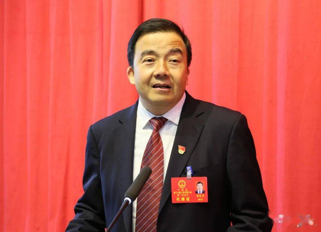 郑红丹看望出席宁陕县第十九届人民代表大会第一次会议代表