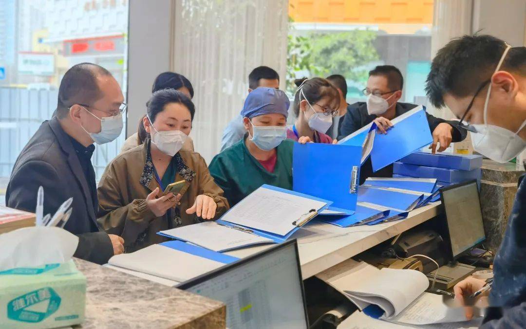 市农业农村局副局长,民盟市委会常委郑文炉带领志愿