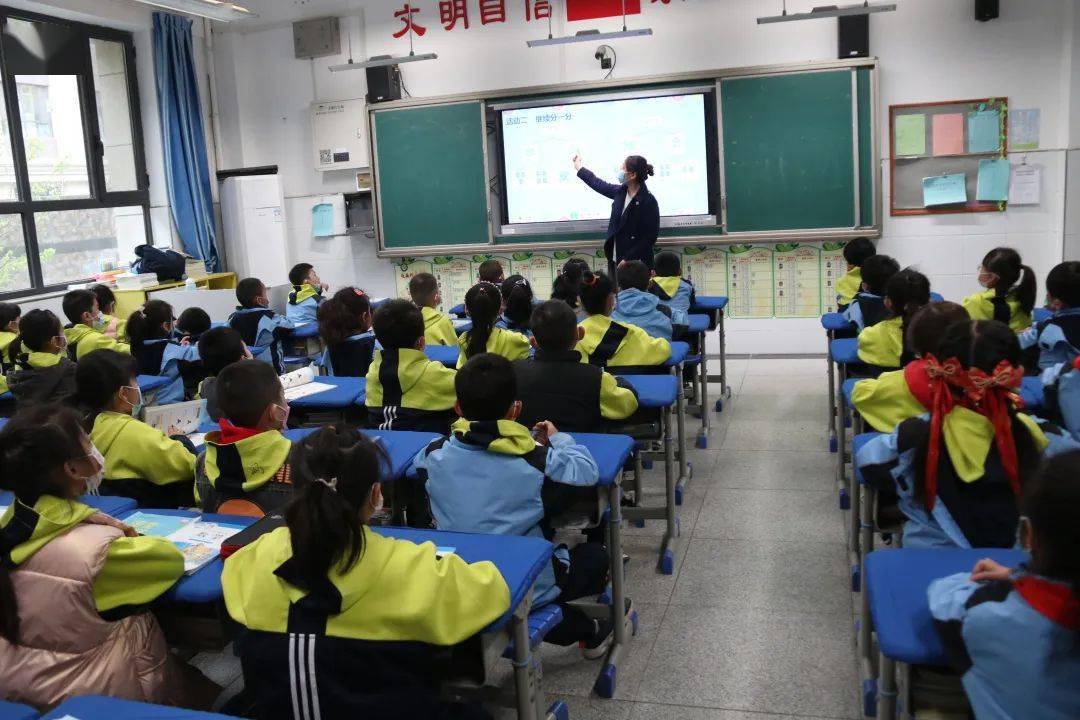 以演备战防控未然盐湖区后稷小学开展疫情防控应急演练