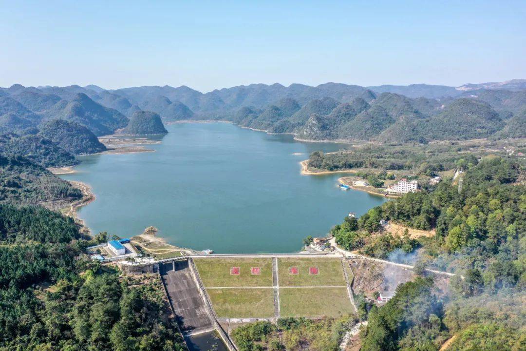 位于柳江区洛满镇的龙怀水库,是柳州市最大的中型水库,兼具防洪,灌溉