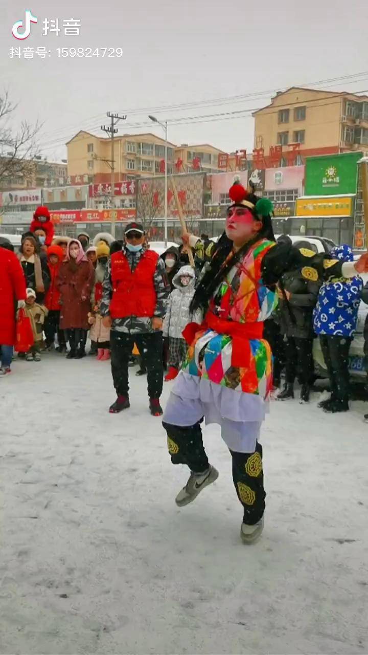 勝芳花會南乾慶高蹺會風雪中最可愛的人沒有高蹺的高蹺表演