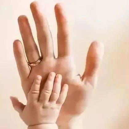 男人看左手，女人看右手，男左女右看看你的五指_手指_无名指_拇指