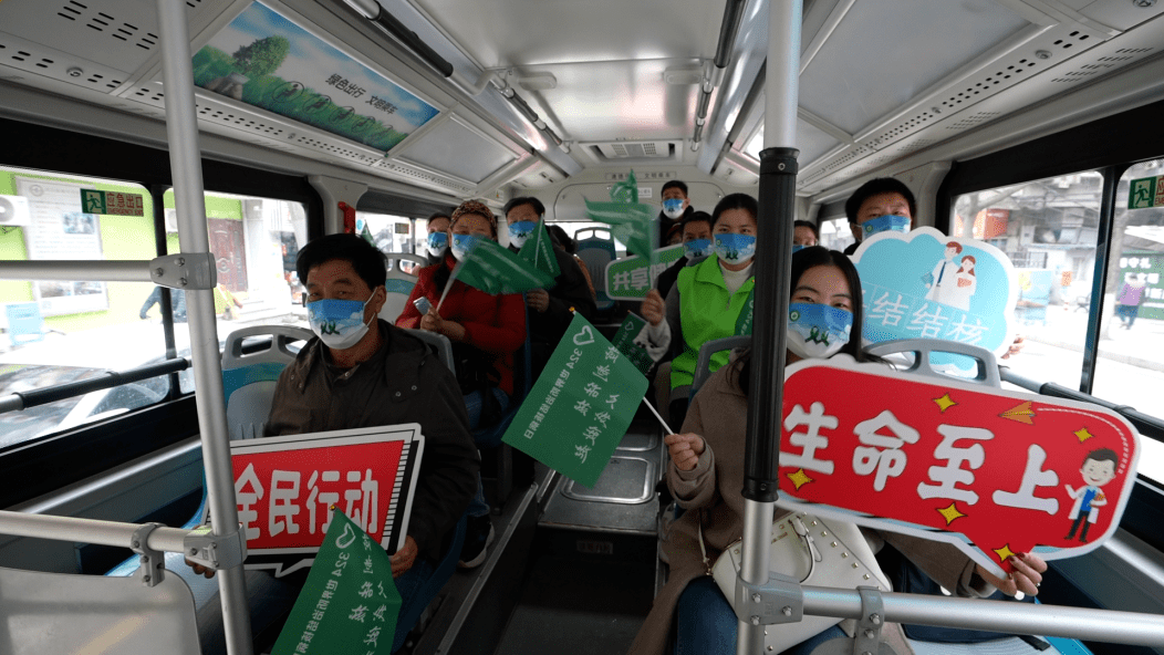 宣传|武汉10万市民同戴“双绿丝带”口罩 为防治结核病鼓与呼