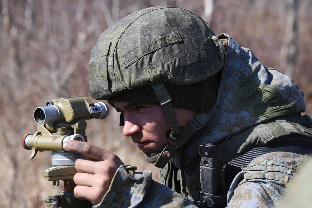 穿著海魂衫的俄軍四等人ВДВ其實是精銳毛子