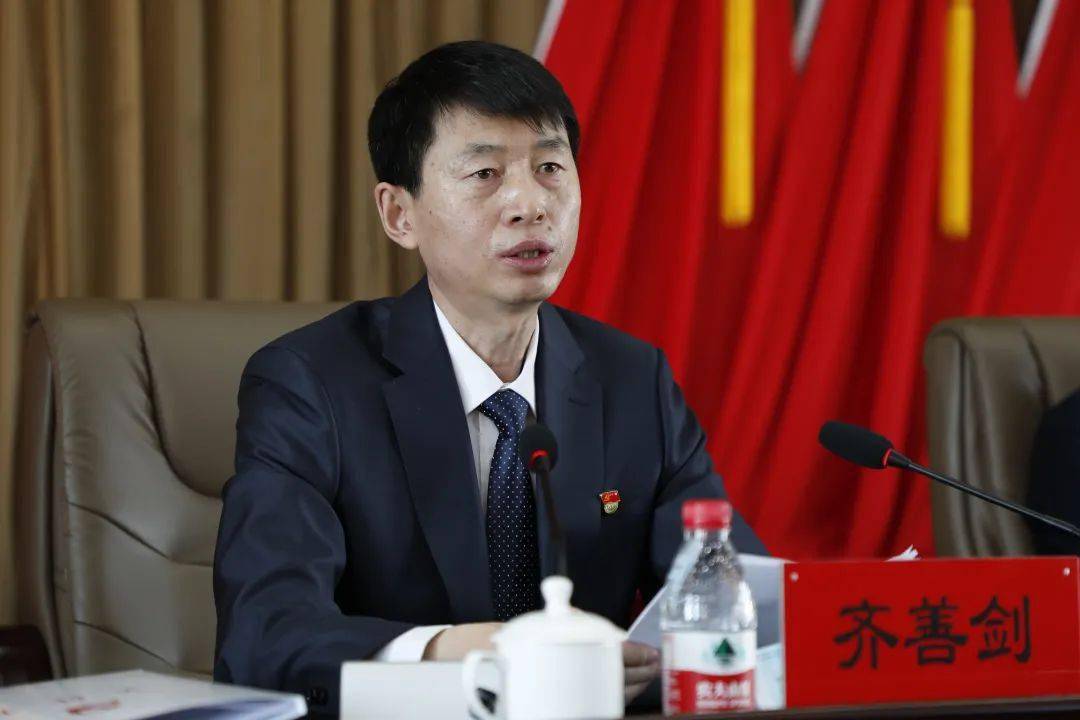 扎赉诺尔区召开转观念强作风优环境重落实树形象学习实践活动启动会