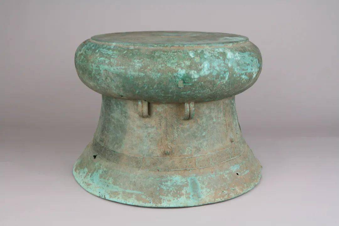 看古今国家一级文物战国万家坝型雷纹旋纹铜鼓