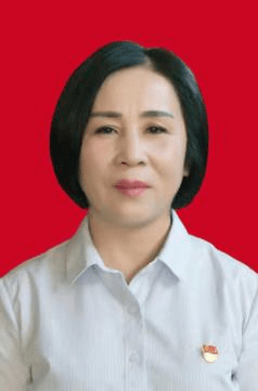 辛小红02工作中.他踏实肯干,带领队员查办多起大案重案.