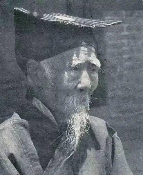 什么是真正的仙风道骨看看100年前的道士就知道了