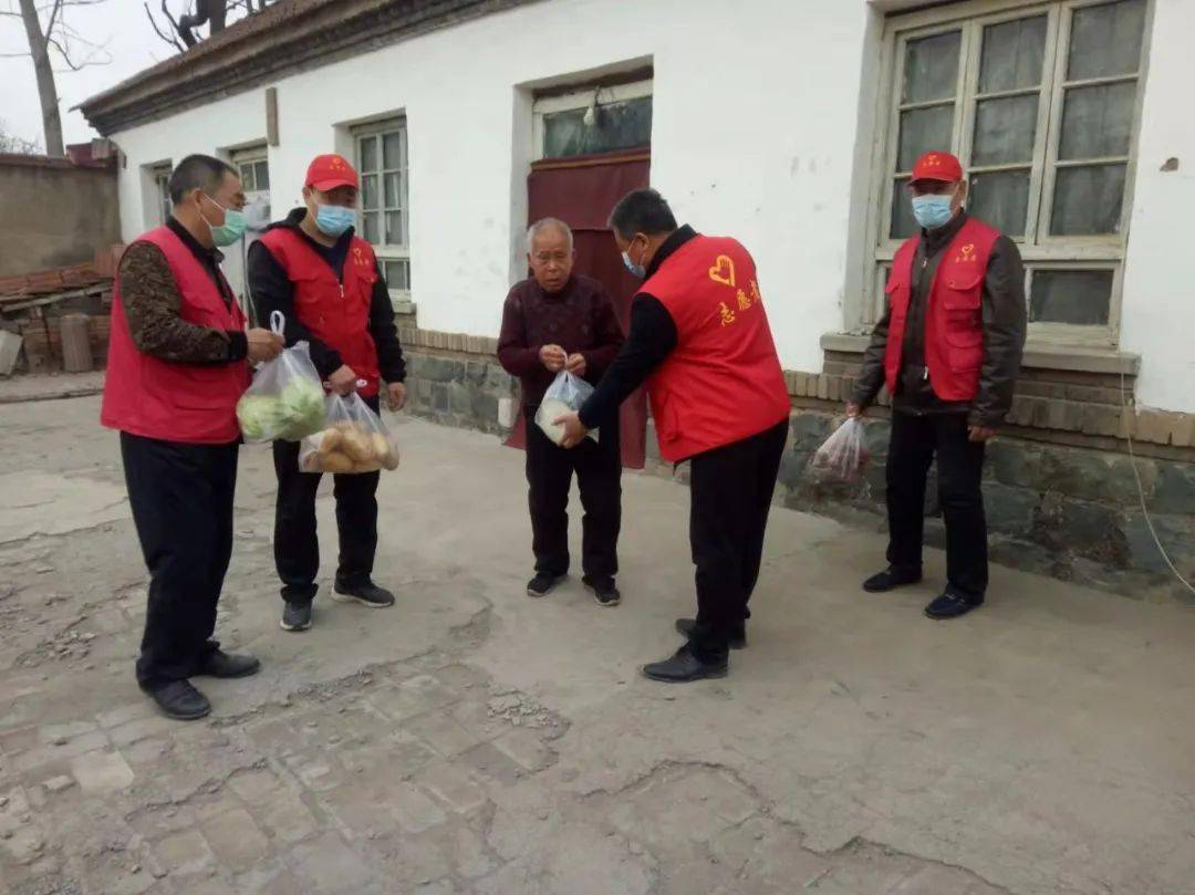 团聚力量青年战疫邹平团市委组织开展五保老人结对帮扶志愿服务