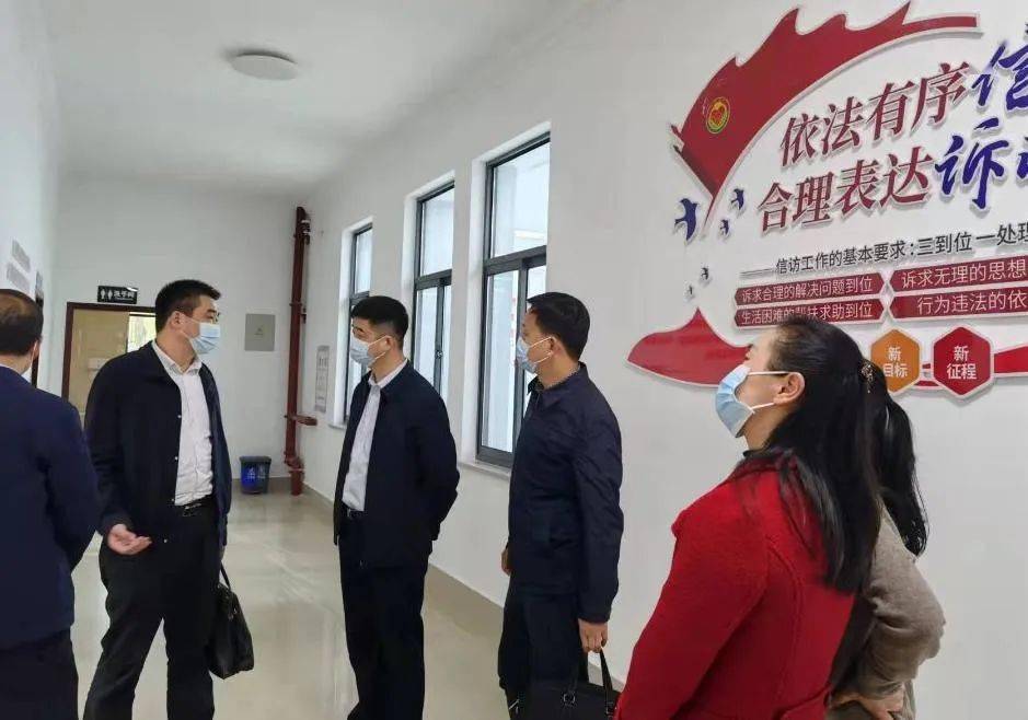 3月30日,市委副秘书长,市信访局局长周开岑到应城市调研信访工作,实地