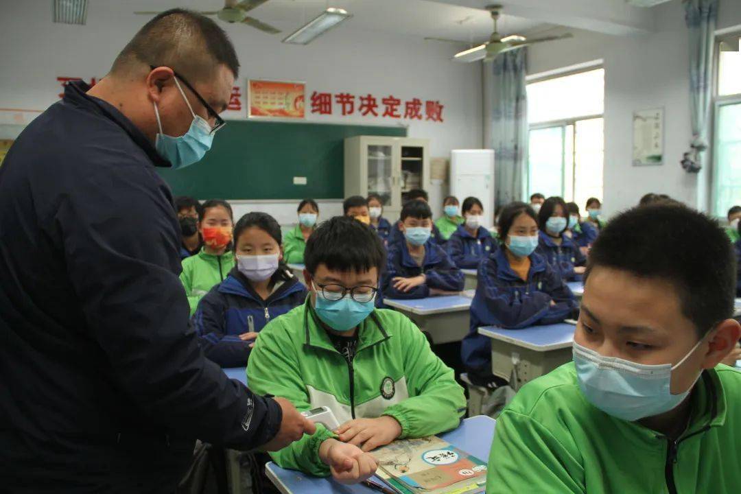 盐化中学开展疫情防控应急演练