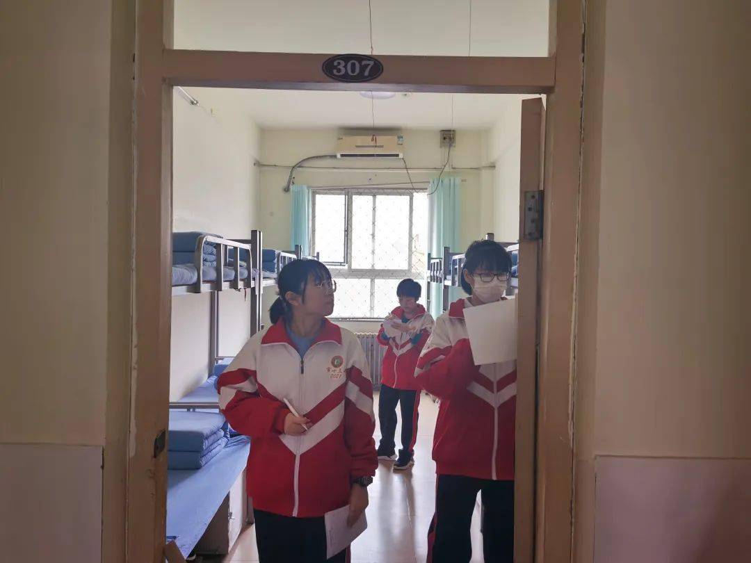 衡水十三中 | 帅爆了!"整洁寝室"pk赛,"靓"出新高度!_宿舍_评比_内务