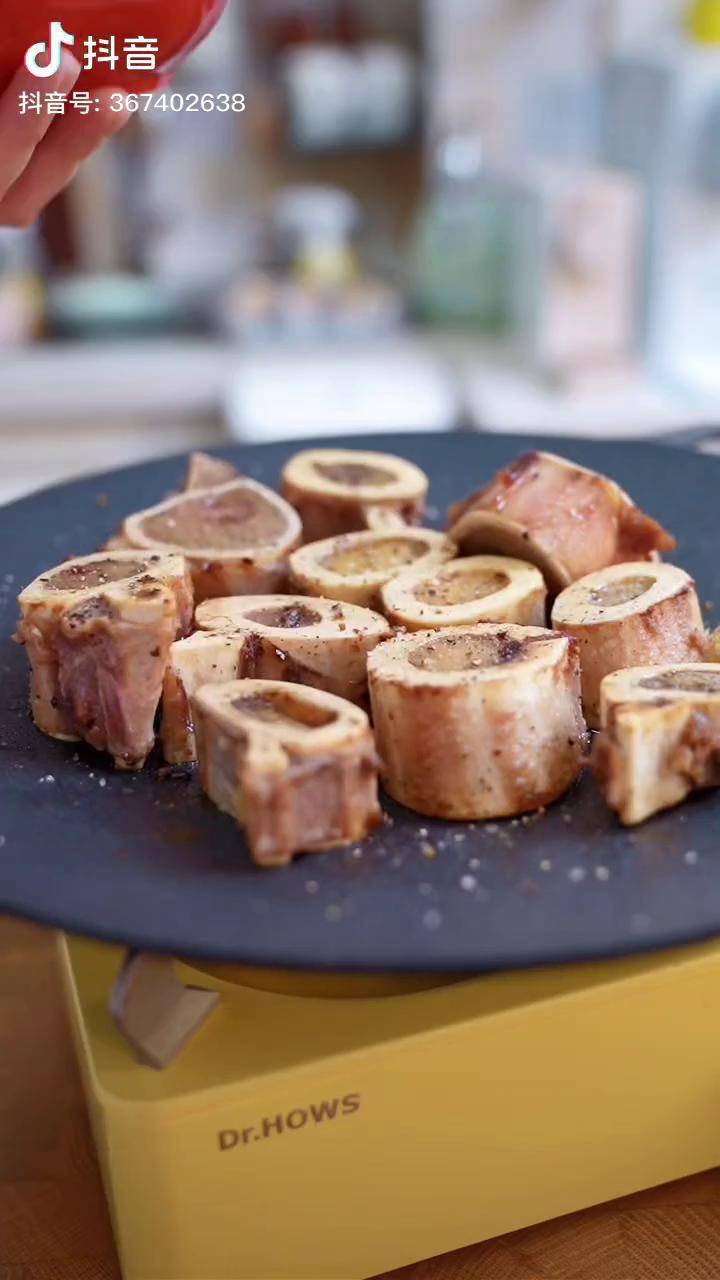 吃过像果冻一样的牛骨髓吗上热门烤牛骨髓美食美食推荐治愈系美食美食