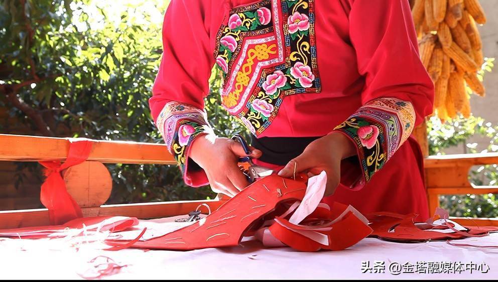 四川羌族剪纸:鲜活生动的指尖艺术