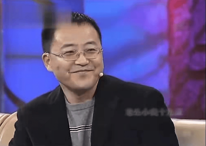 再加上夫妻二人因工作聚少离多,情感越发淡薄,一开始阎宏江出轨他人