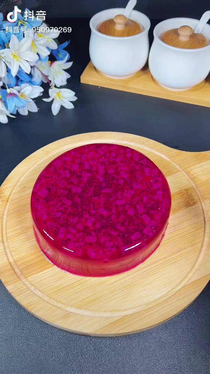 在家给熊孩子做个火龙果果冻干净又卫生再也不用去买色素果冻了春日