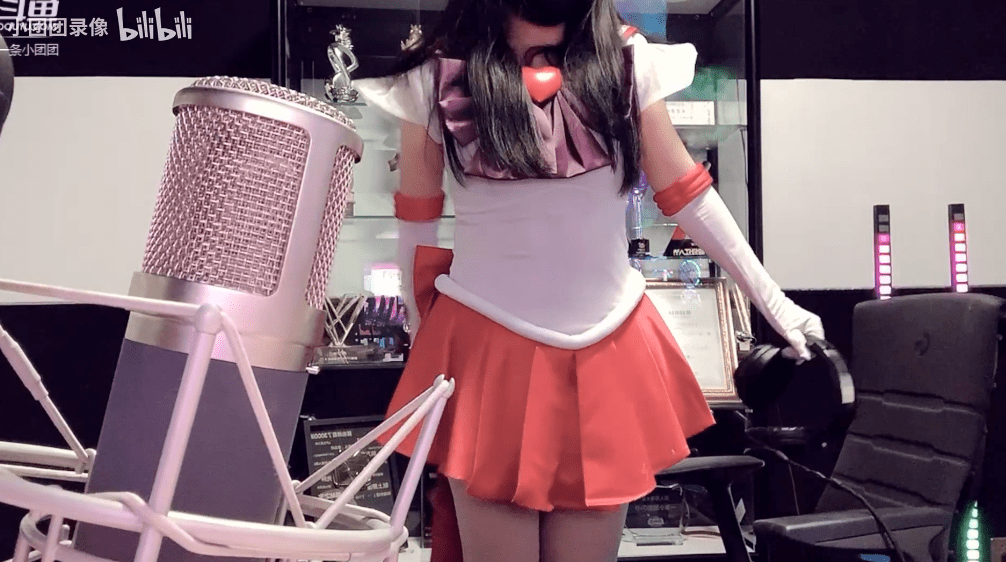 小团团4周年庆cos水冰月自嘲美少女壮士自曝体重却被质疑假胸