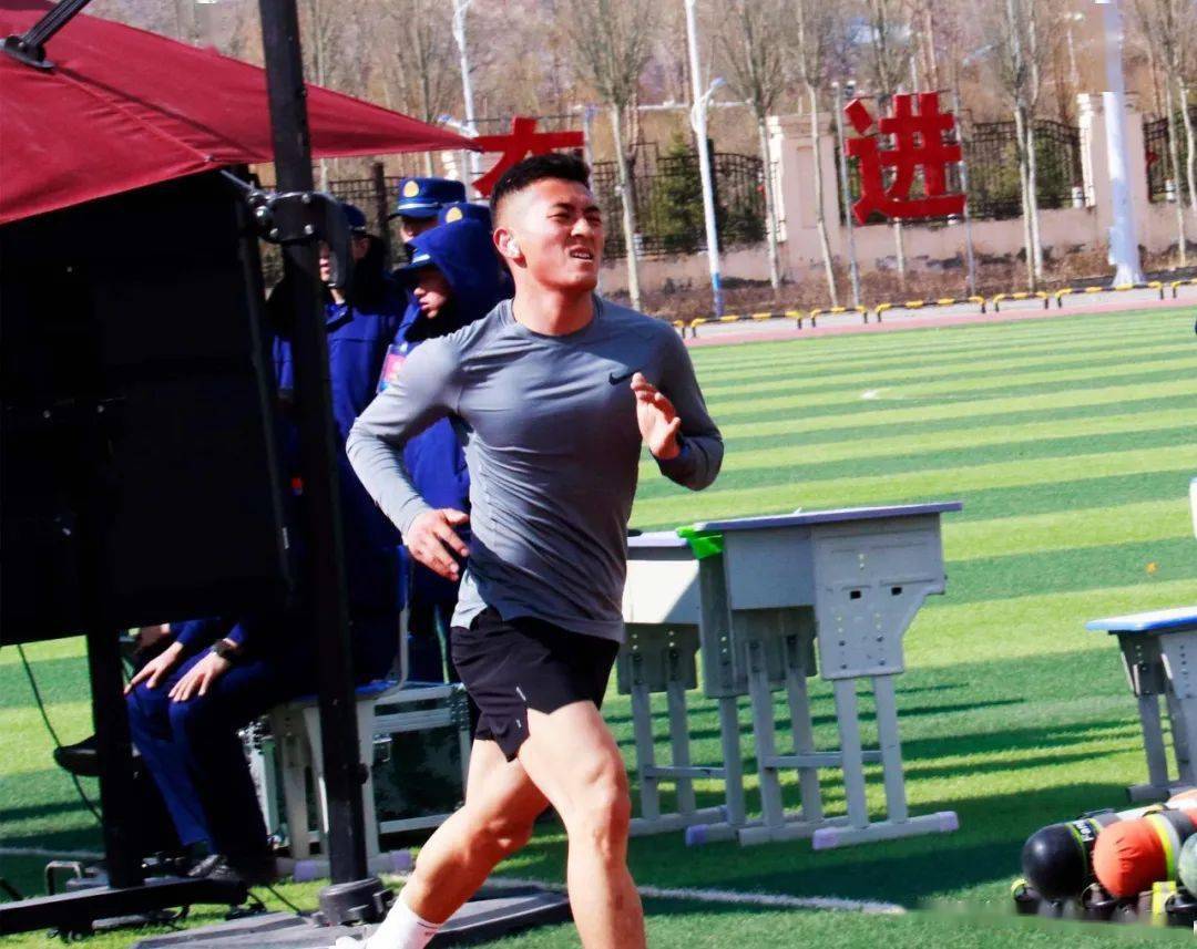 勇夺第一救援尖兵风采尕藏加