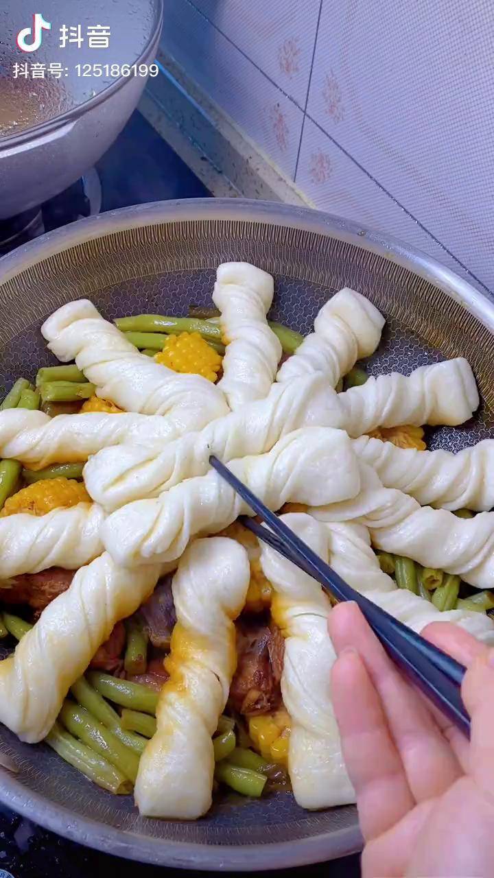 懒人一锅出有饭还有肉等你来吃花卷一锅出豆角花卷