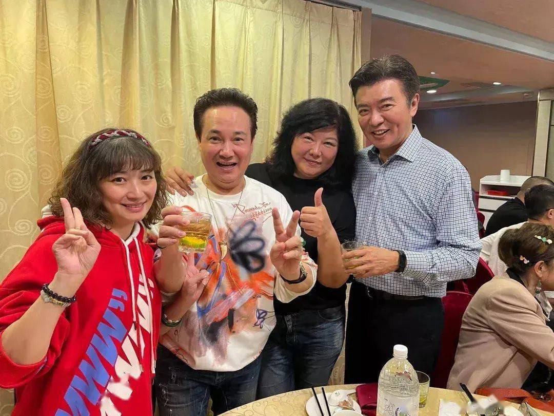 琼瑶小生张佩华和内地女星因戏生情,与空姐女友分手