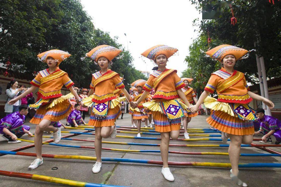 【我们的节日·壮族三月三】春暖壮乡歌如海,八方宾客踏歌来!