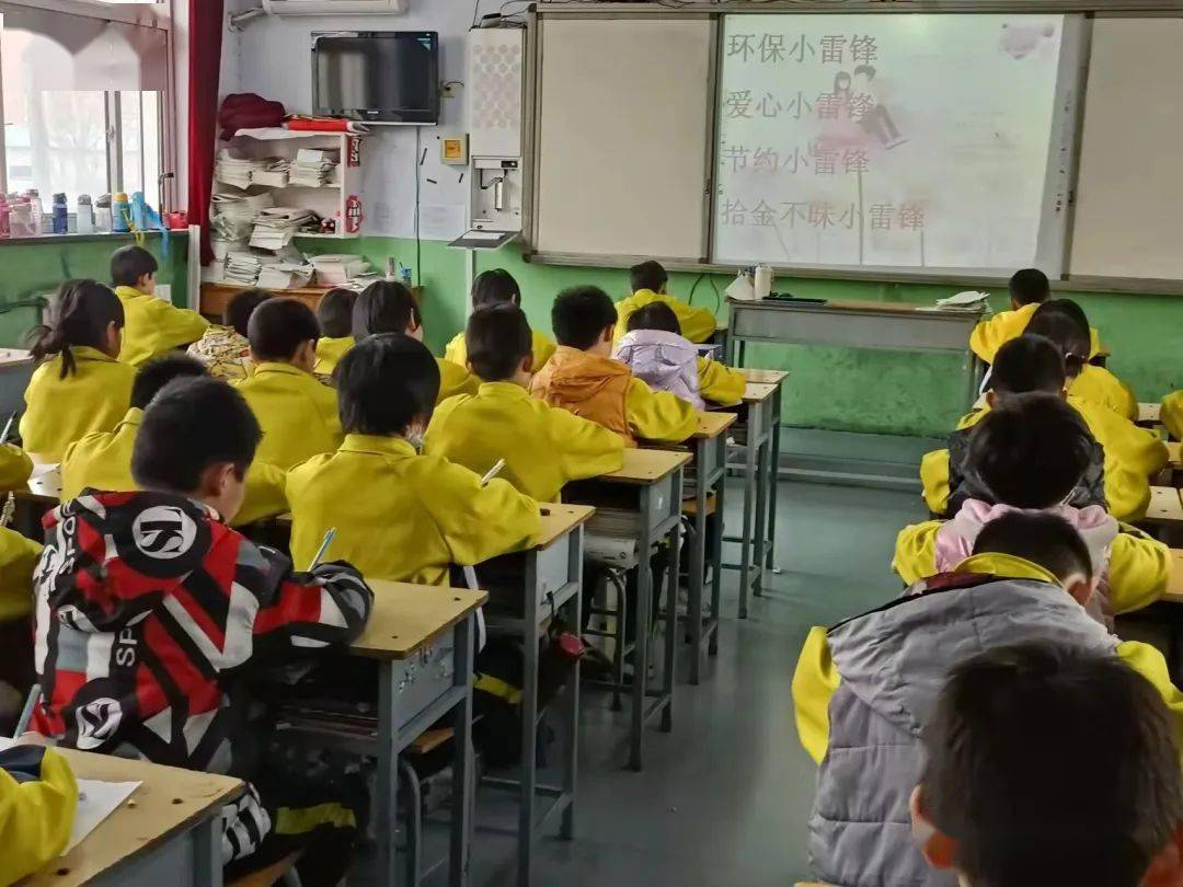 聚英学校小学部开展学雷锋活动月系列活动