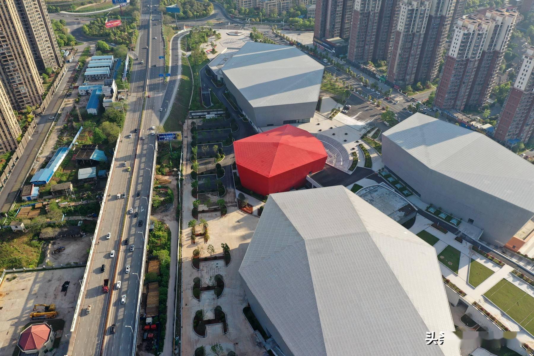最新航拍:即将竣工的衡阳市影剧艺术与青少年活动中心,造型优美_传承